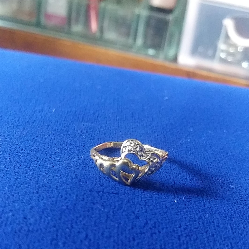 Gold heart ring